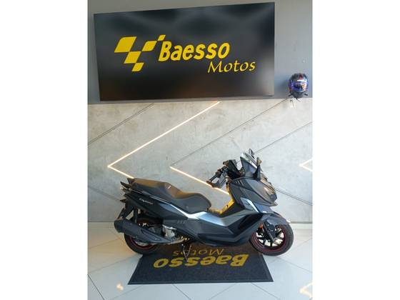 DAFRA CRUISYM 300 